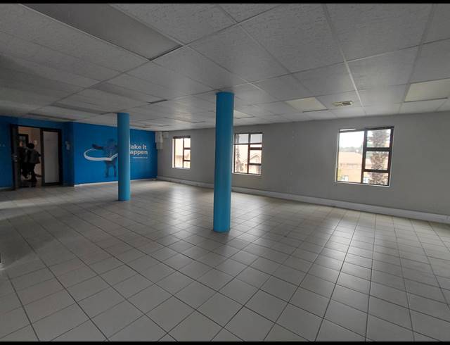 139M² OFFICE TO LET IN MAROELADAL